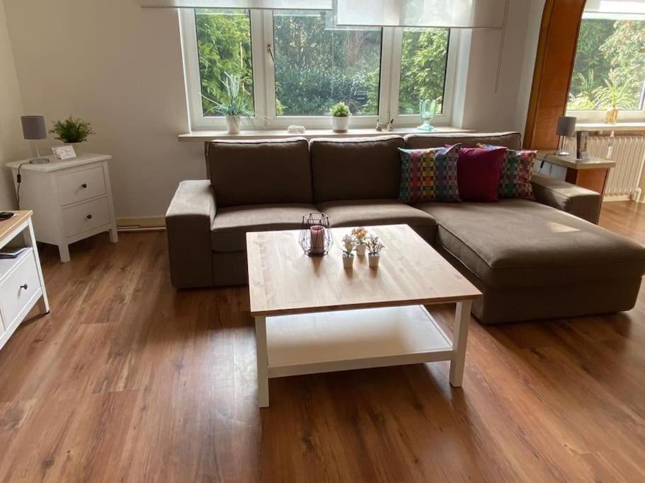 Feddersen Living Grosse Ferienwohnung - Garten - Terrasse - Smart Tv - Netflix บรุนส์บึทเทล ภายนอก รูปภาพ